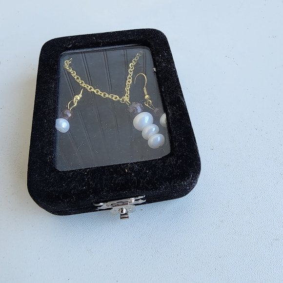 Faux Fresh Water Pearls Set In Goldtone Necklace & Earring Set White Purple Gold - Picture 3 of 11